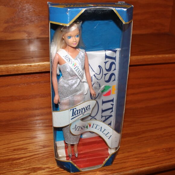 3/$118❤️rare TANIA Miss Italia 2000 figurine 12" doll bambola Giochi Preziosi - Picture 2 of 11
